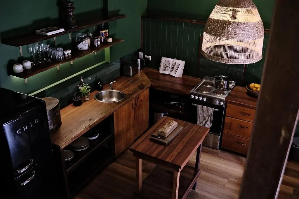 The Elm House Studio Mount Glorious Holiday home