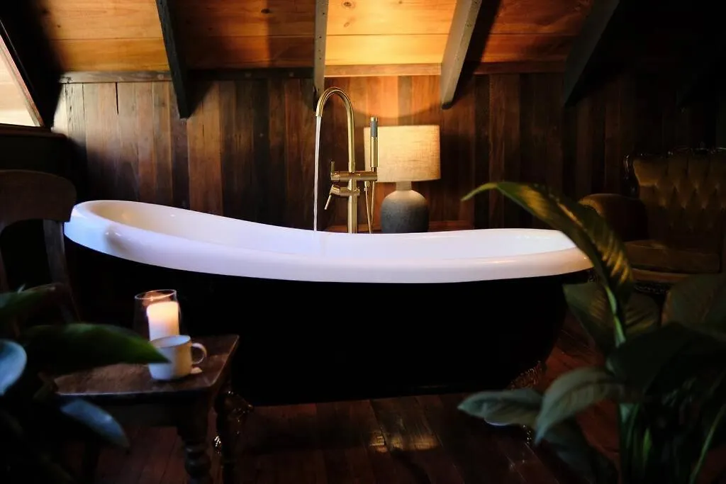 The Elm House Studio Mount Glorious Holiday home